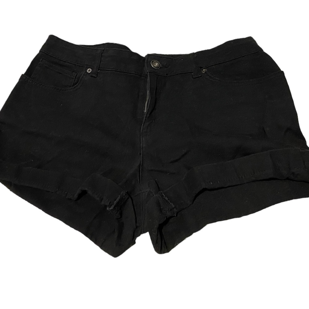 Time & Tru Women’s Black Shorts